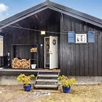 4 Bedroom Awesome In בית נופש *