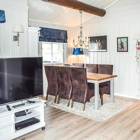 4 Bedroom Awesome In * Drangedal