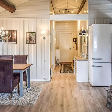 Σπίτι διακοπών 4 Bedroom Awesome In *