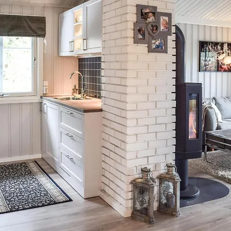 4 Bedroom Awesome In *
