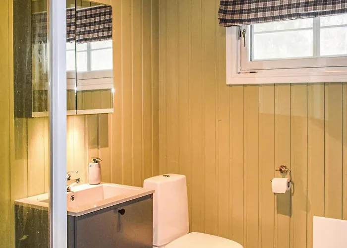 Semesterbostad 4 Bedroom Awesome In Drangedal