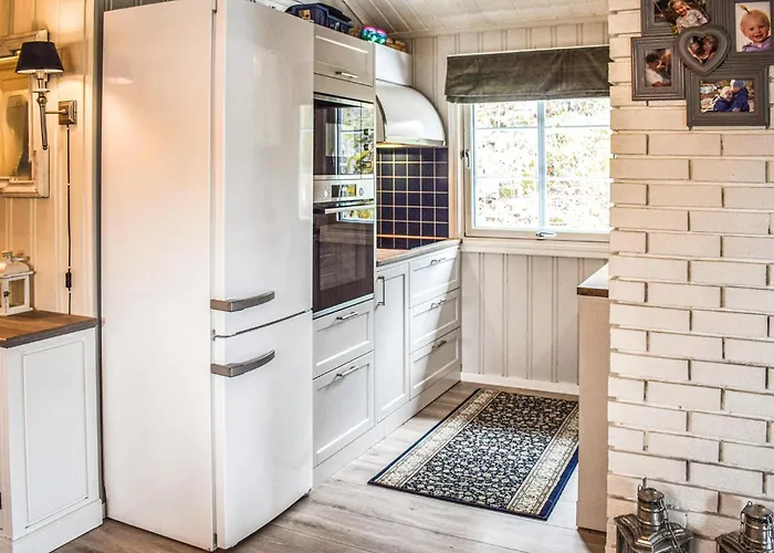4 Bedroom Awesome In *