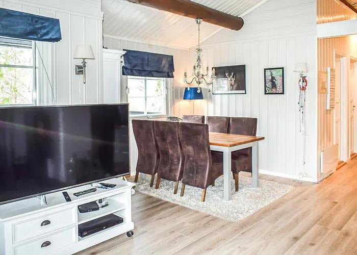 4 Bedroom Awesome In * Drangedal